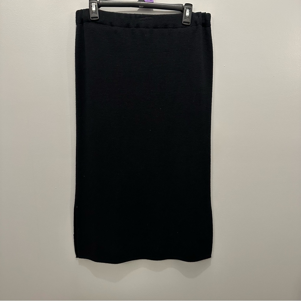 Solid Black Animale Skirt. Women’s medium.